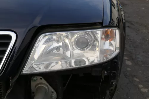 Audi A6 4B Scheinwerfer links bis ca. Bj. 2001 (KEIN XEN0N)