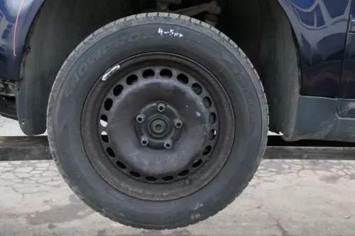 Skoda Superb 3U Passat 3BG Felgen Reifen Winterreifen M+S 205/60 R15 95H 4-6mm (152421)