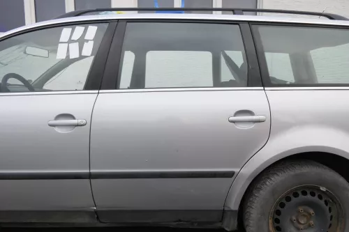 VW Passat 3B 3BG Kombi Variant Tür hinten links silber LA7W reflexsilber 152590