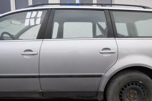 VW Passat 3B 3BG Kombi Variant Tür hinten links silber LA7W reflexsilber 152590 (152590)