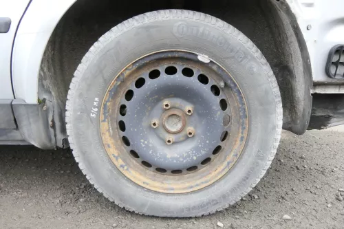 Audi A4 B5 A6 4B Passat 3B 3 Felgen Reifen Winterreifen M+S 195/65 R15 91T 3-6mm (152594)