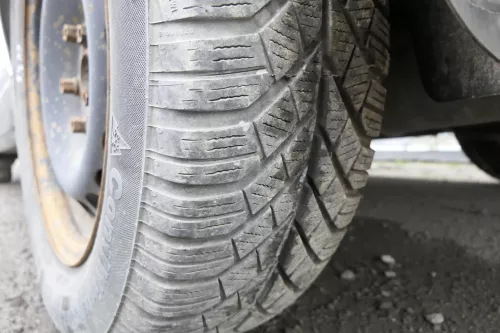 Audi A4 B5 A6 4B Passat 3B 3 Felgen Reifen Winterreifen M+S 195/65 R15 91T 3-6mm (152594)