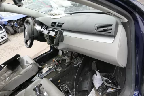 VW Passat 3C Armaturenbrett schwarz OHNE Anbauteile grau classicgrey