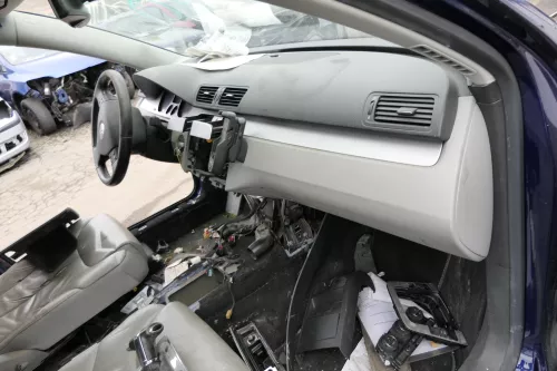 VW Passat 3C Armaturenbrett schwarz OHNE Anbauteile grau classicgrey (152623)