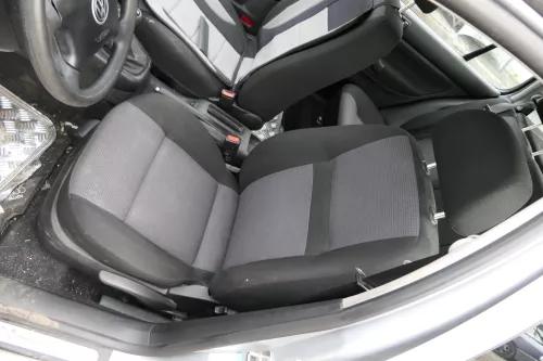VW Golf 4 Bora Sitz vorne links Fahrersitz 4/5-Türer Q211  SHZ (152641)
