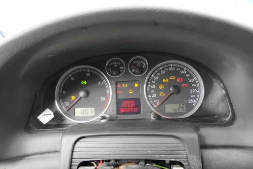 VW Passat 3BG Tacho Tachometer Kombiinstrument 135.000km 3B0920829A Diesel TDI (152656)