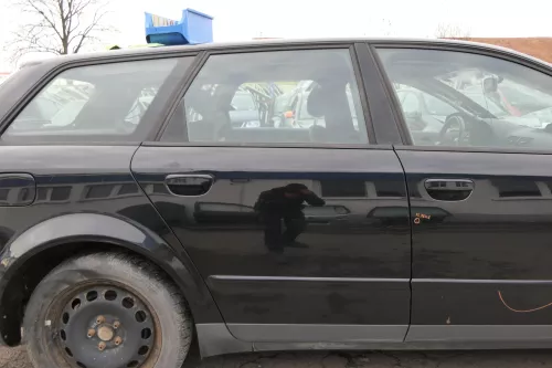 Audi A4 B7 8E Tür hinten rechts schwarz LY9B brillian Kombi mit Scheibe + Rahmen