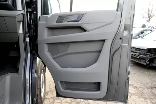 VW Crafter 7C MAN TGE Türverkleidung Verkleidung Tür vorne rechts grau 