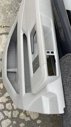 VW Crafter 7C MAN TGE Türverkleidung Verkleidung Tür vorne rechts grau  (153151)