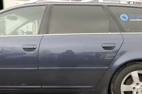 Audi A6 4B C5 Tür Türblatt hinten links blau LY5X aquablau mit Rahmen (153936)