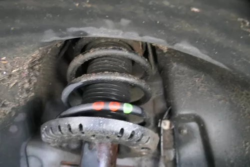 1x Polo 9N 9N3 Fox Ibiza 6L Federbein Stoßdämpfer Feder vorne Federn Benziner vo