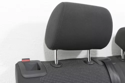1x Audi A3 8P 2/3-Türer Kopfstütze hinten (rechts oder links) schwarz / soul