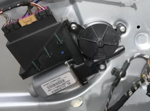 Skoda Fabia 6Y ektrischer Fensterheber Motor vorne links 6Q1959801A 005 (155338)