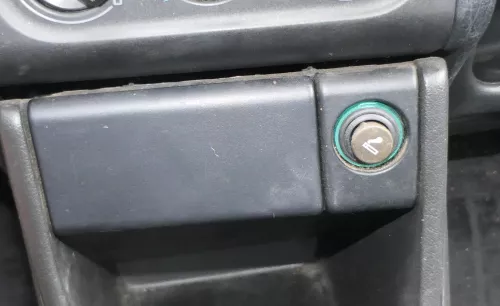 VW Passat 3A 35i Aschenbecher Zigarettenanzünder vorne (155424)