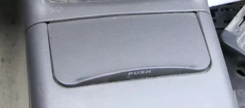 Seat Ibiza 6K Cordoba Vario Aschenbecher Zigarettenanzünder vorne  Facelift