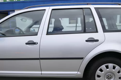 VW Golf 4 Bora Tür hinten links nur Kombi / Variant silber LA7W reflexsilber m 8