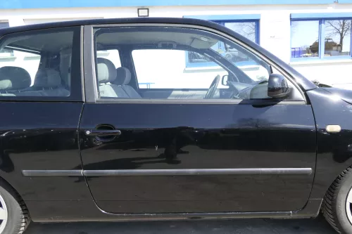 VW Lupo Seat Arosa Tür vorne rechts Beifahrertür schwarz L041 (für elektr.Fenst (156286)