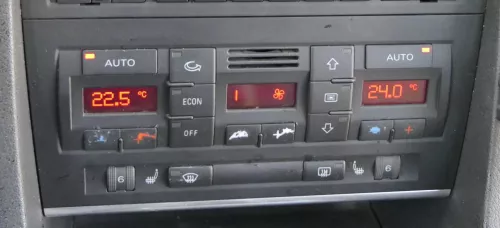 Audi A4 8E Steuergerät Klimaanlage Klimabedienteil 8E0820043AB /J Sitzheizung