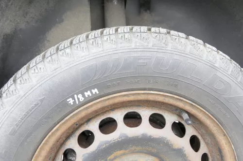  4x A4 B5 A6 4B Passat 3BG Felgen Reifen Winterreifen M+S 195/65 R15 91T 5-8mm (156476)