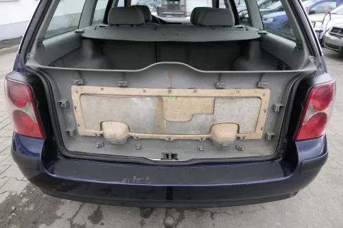 VW Passat 3B 3BG Kombi Abdeckung Verkleidung hinten Heckklappe grau  (156570)