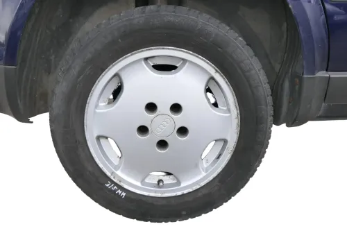 4x Audi A4 100 Alufelgen 195/65 R15 91T Winterreifen Reifen 3-6mm 441601025S (156573)