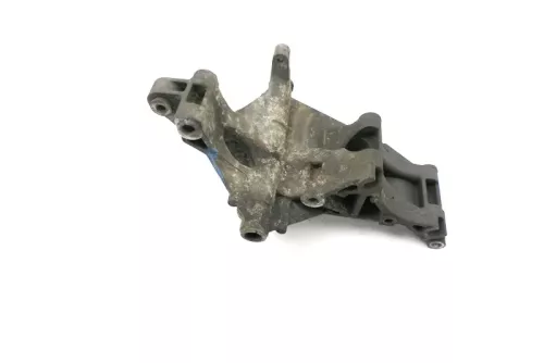 VW Golf 3 Halter Konsole Lichtmaschine Träger 1,9 TDI 90PS 028903139T  1Z AHU ## (156668)