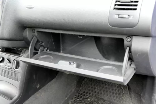 VW Lupo Seat Arosa Handschuhfach Fach Griff Klappe schwarz 6E1857101 Kratzer (156895)
