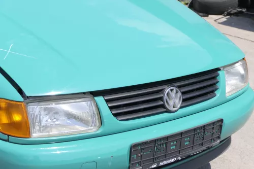 VW Polo 6N Kühlergrill Grillleiste vorne Leiste Grill VW grün LD6D (157295)