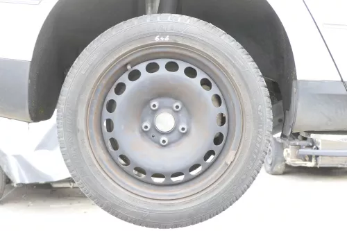 VW Passat 3C Golf Reifen Winterrreifen M&S 205/55 R16 94H Felgen 5-7mm (157450)
