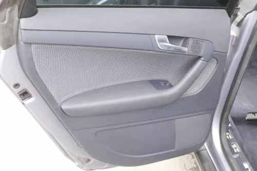 1x Audi A3 8P Türverkleidung Verkleidung Tür hinten links blau 4/5-Türer (157864)