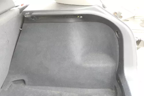 Audi A3 8P Abdeckung Verkleidung Kofferraum hinten rechts Seite 8P4863880M blau (157890)