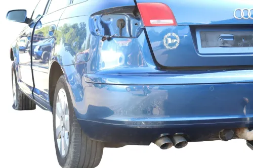 Audi A3 8P Stoßstange Stoßfänger hinten 4/5-Türer blau LZ5C AHK PDC (157962)
