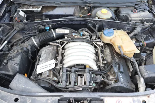 Dichtflansch vorn vorne Abdeckung Kurbelwelle Audi A6 A4 Passat 3B 078103151B  (158007)