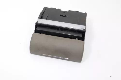 Audi A3 8L Aschenbecher Zigarettenanzünder vorne 8L0857951C 42R Facelift jive be (158040)