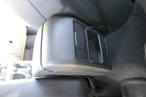 VW Golf 6 5K Scirocco Mittelarmlehne Armlehne Lehne Mitte Original Leder schwarz (158226)