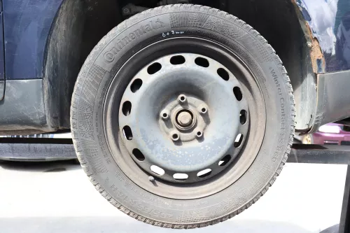 Skoda Superb 3U Passat 3BG Felgen Reifen Winterreifen M+S 205/55 R16 91H 5-8mm