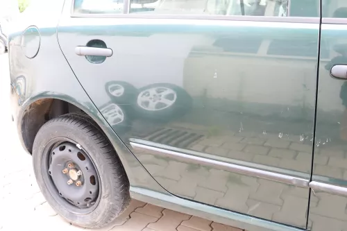 Skoda Fabia 6Y Limousine Schrägheck Tür hinten rechts grün LF8C (158667)