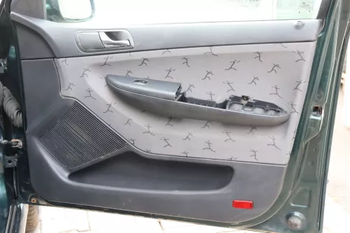4 x Skoda Fabia 6Y Stufenheck Türverkleidung Verkleidung Tür vorn vorne links re (158671)