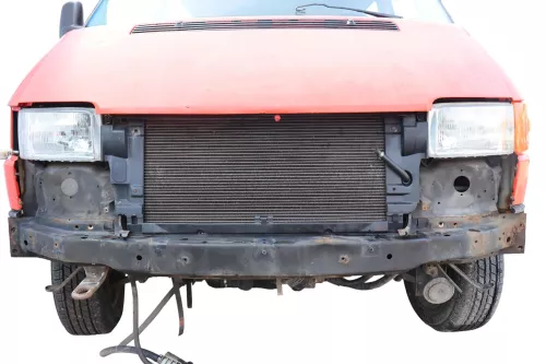 VW T4 Schloßträger Aufnahme für Kühler Querträger Pralldämpfer 7D0805591 Kurze