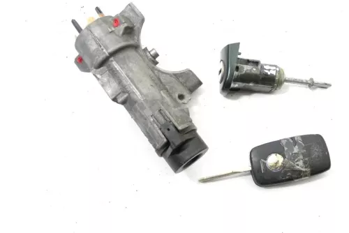 VW Passat 3B Schloßsystem 1x Türschloß 1x Schlüssel Schloß Tür Zündschloß