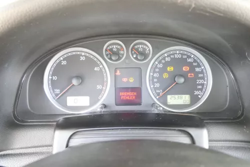 VW Passat 3BG Tacho Tachometer Kombiinstrument 253.000km 3B0920829A Diesel TDI (159323)