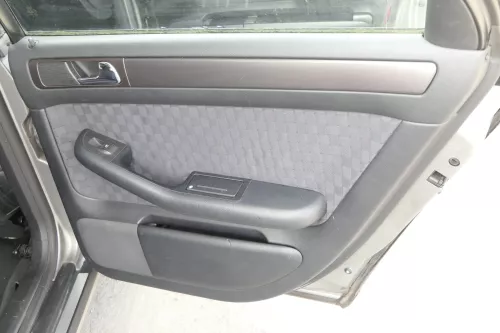 Audi A6 4B Türverkleidung Verkleidung Tür vorne +hinten links rechts soul schwar (159347)