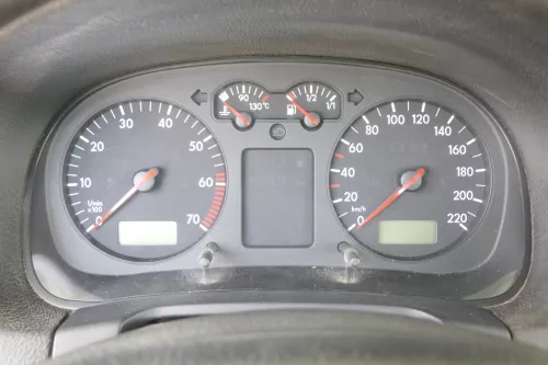 VW Golf 4 Tacho Tachometer Kombiinstrument 1J0919881 1,4 1.4 16V 75PS 132.000km (159483)