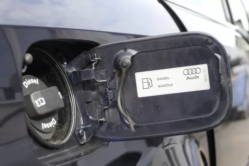 Audi A4 8E B6 Tankdeckel Tankklappe Tank Deckel Klappe blau LZ5L lila (159625)
