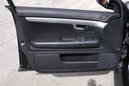 4x Audi A4 8E B6 Türverkleidung Verkleidung Tür vorne + hinten schwarz links man