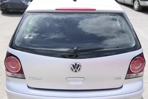 VW Polo 9N3 9N Heckklappe Kofferraumklappe Klappe silber LA7W ohne Anbauteile (159775)