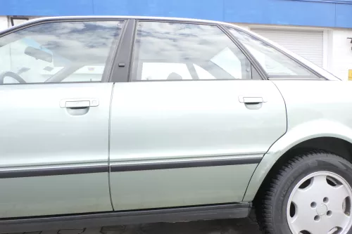 Audi 80 90 Limousine Stufenheck Tür hinten links Rahmen Türblatt grün LY6N -ohne (159842)