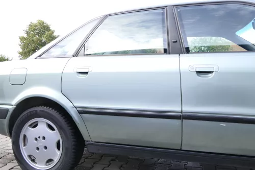Audi 80 90 Limousine Stufenheck Tür hinten rechts Rahmen Türblatt grün LY6N ohne (159843)