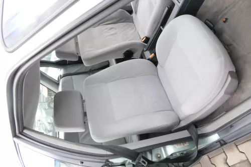 Audi 80 Sitz Fahrersitz vorne links +rechts Beifahrersitz (159887)