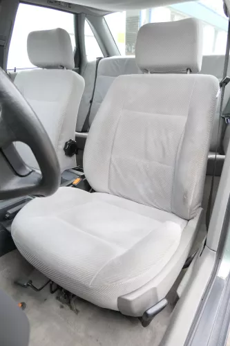 Audi 80 Sitz Fahrersitz vorne links +rechts Beifahrersitz  (159887)
